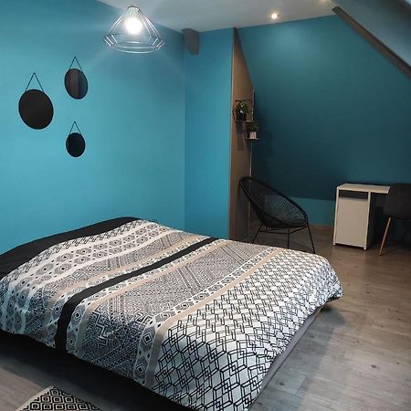 Agreable Et Spacieuse Chambre Familiale Sansac-de-Marmiesse Exteriér fotografie