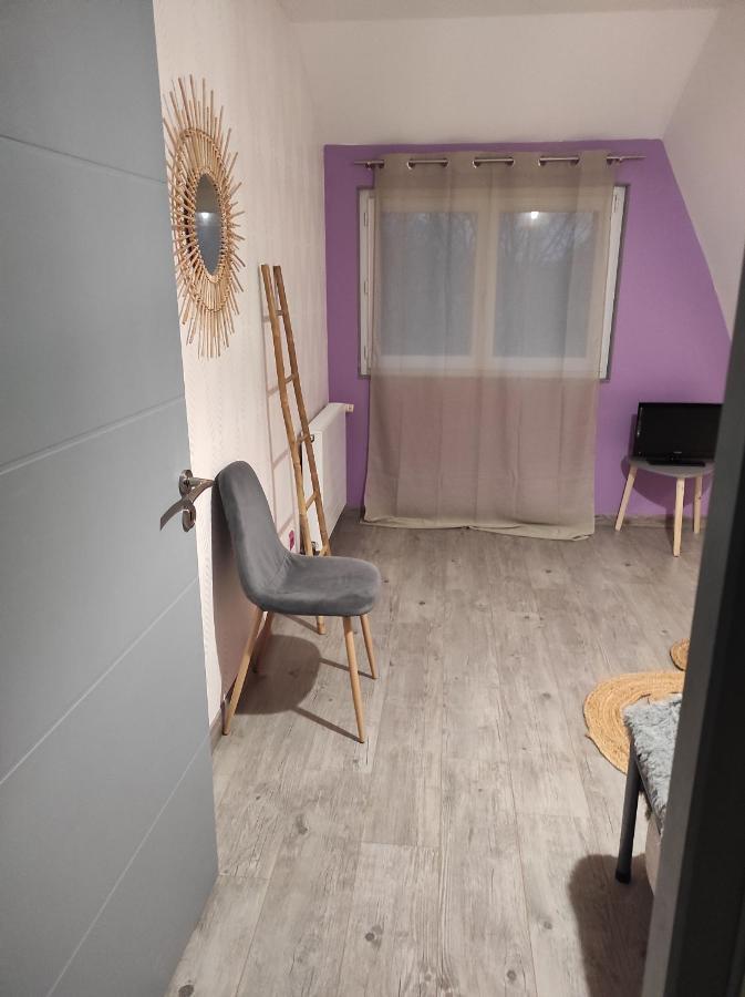 Agreable Et Spacieuse Chambre Familiale Sansac-de-Marmiesse Exteriér fotografie