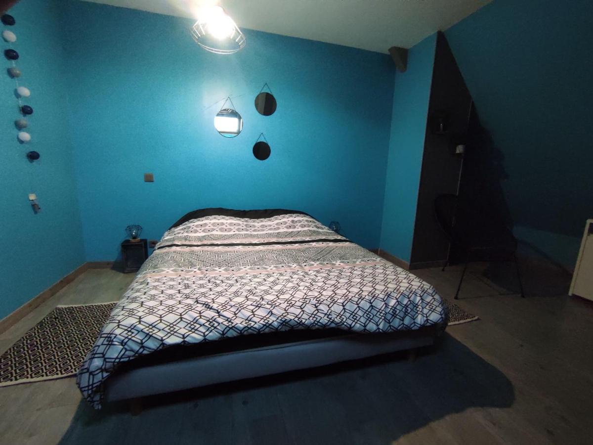 Agreable Et Spacieuse Chambre Familiale Sansac-de-Marmiesse Exteriér fotografie